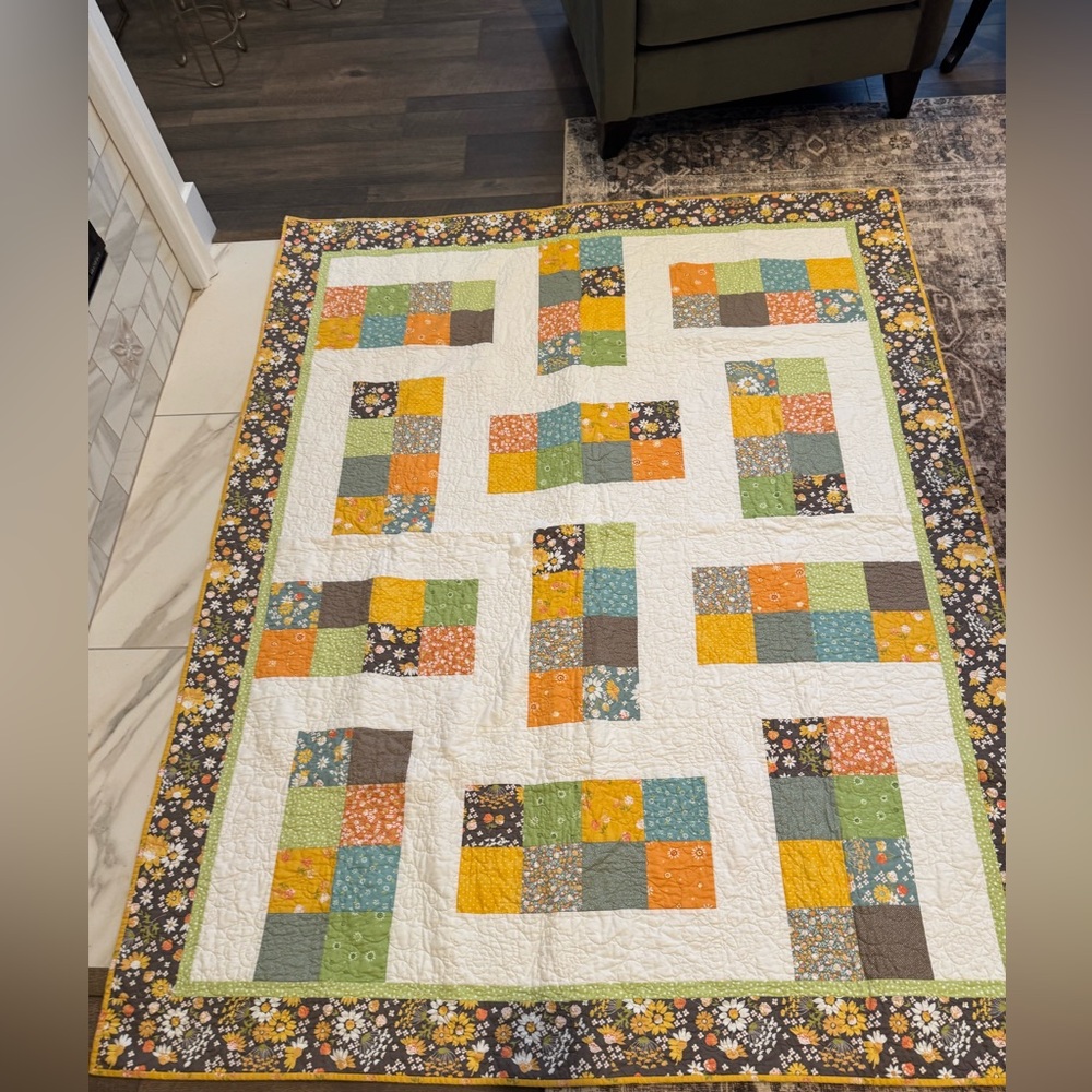 Floral Patchwork Quilt - Multicolor